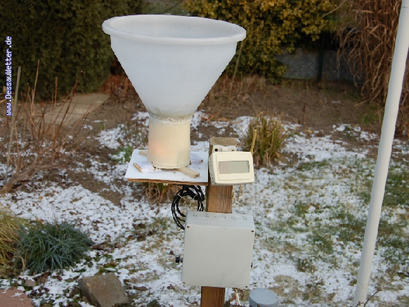 http://dessauwetter.de/galerie2/cache/vs_3%20Station%20WMR928_WMR928_22.JPG